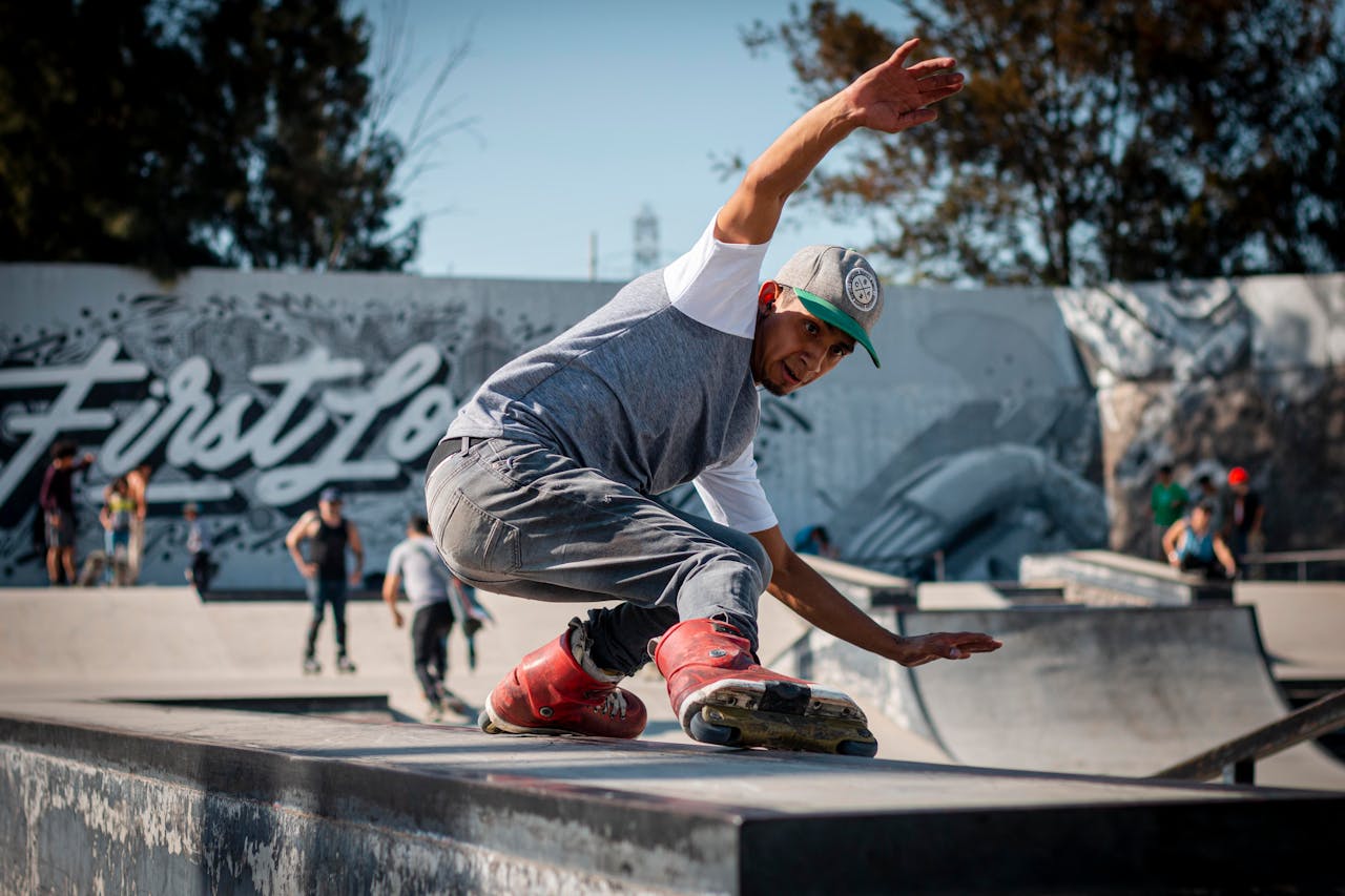 A man performing an advanced skateboarding trick at a skatepark in Ciudad de México.